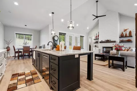 Entry Way - 4205 Hampton Dr, Benton, AR 72019 photo 2 of 3