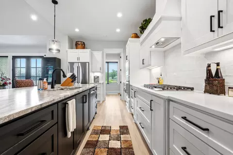 Kitchen - 4205 Hampton Dr, Benton, AR 72019 photo 2 of 4