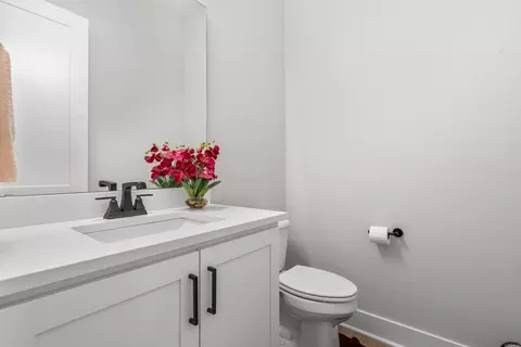 Bath - 4205 Hampton Dr, Benton, AR 72019 photo 6 of 6