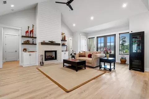 Living - 4205 Hampton Dr, Benton, AR 72019 photo 1 of 1