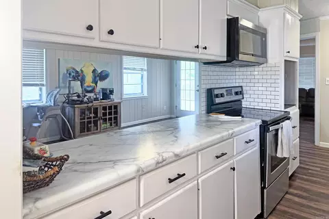 Kitchen - 1550 Leona Dr, Ashdown, AR 71822 photo 3 of 5