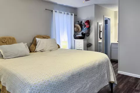 Bedroom - 1550 Leona Dr, Ashdown, AR 71822 photo 2 of 5