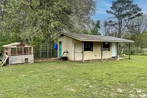 Exterior - 1550 Leona Dr, Ashdown, AR 71822 photo 2 of 5