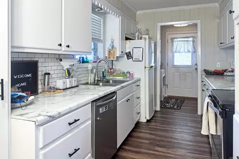 Kitchen - 1550 Leona Dr, Ashdown, AR 71822 photo 1 of 5