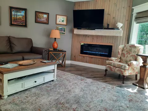 Living - 503 Harding, Mountain View, AR 72560 photo 4 of 6