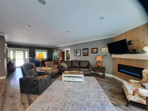 Living - 503 Harding, Mountain View, AR 72560 photo 5 of 6