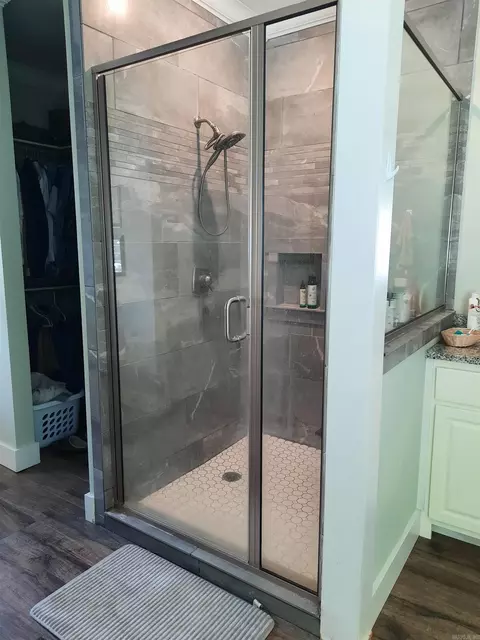 Bath - 503 Harding, Mountain View, AR 72560 photo 3 of 7