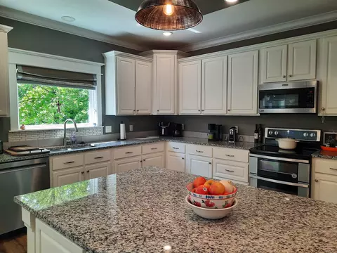 Kitchen - 503 Harding, Mountain View, AR 72560 photo 5 of 7