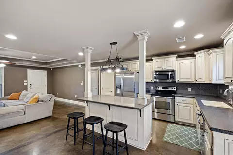 Kitchen - 20 Joshua Cir, Conway, AR 72032 photo 1 of 2