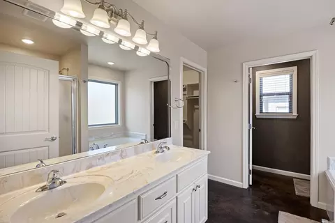 Bath - 20 Joshua Cir, Conway, AR 72032 photo 2 of 3