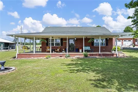 110 Ike Ln, Russellville, AR 72802