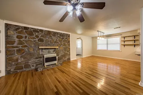 Living - 3275 Old Highway 27, Marshall, AR 72650 photo 3 of 4