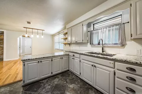 Kitchen - 3275 Old Highway 27, Marshall, AR 72650 photo 2 of 4