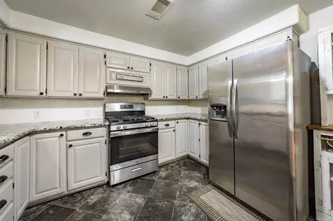 Kitchen - 3275 Old Highway 27, Marshall, AR 72650 photo 4 of 4