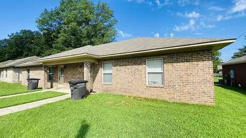 1033 Gina Cir UNIT A-B, Jacksonville, AR 72076