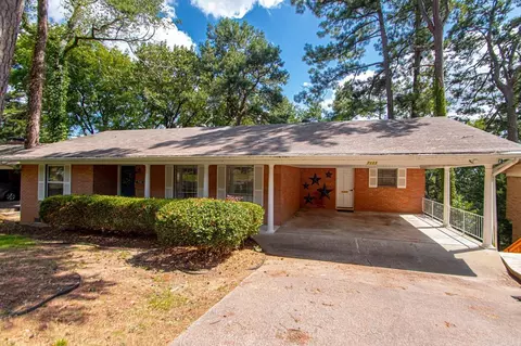 7111 Shamrock Dr, Little Rock, AR 72205