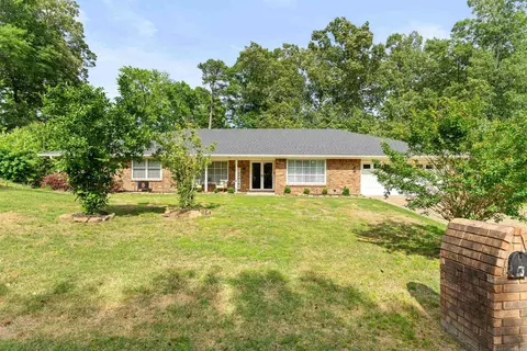 9 Leeward Ct, Maumelle, AR 72113