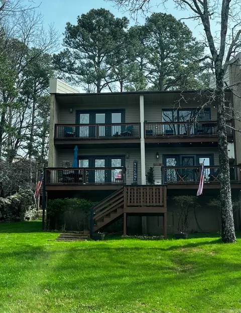 601 Dave Creek Pkwy #82, Fairfield Bay, AR 72088