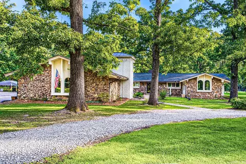 2201 River Rd, Redfield, AR 72132