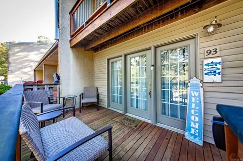 601 Dave Creek Pkwy #93, Fairfield Bay, AR 72088