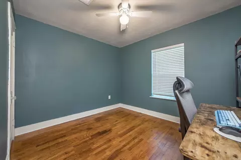Bedroom - 1114 Davis St, Conway, AR 72034 photo 4 of 4