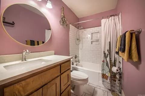 Bath - 1114 Davis St, Conway, AR 72034 photo 1 of 1