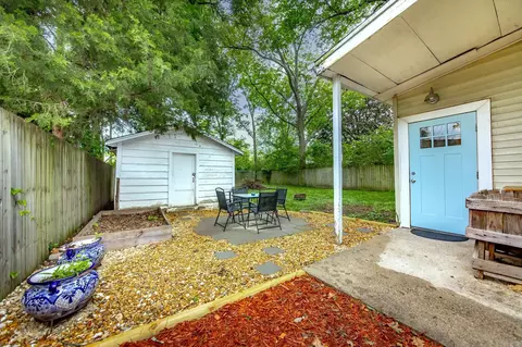Exterior - 1114 Davis St, Conway, AR 72034 photo 5 of 9