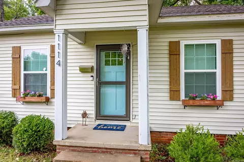 Exterior - 1114 Davis St, Conway, AR 72034 photo 4 of 9