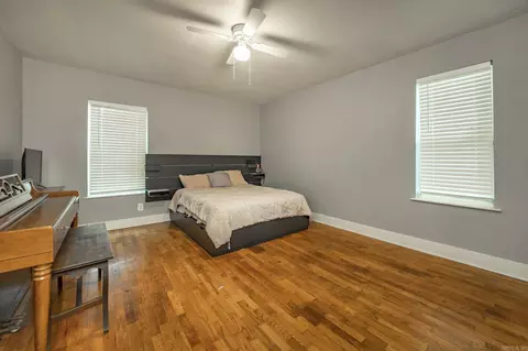 Bedroom - 1114 Davis St, Conway, AR 72034 photo 1 of 4