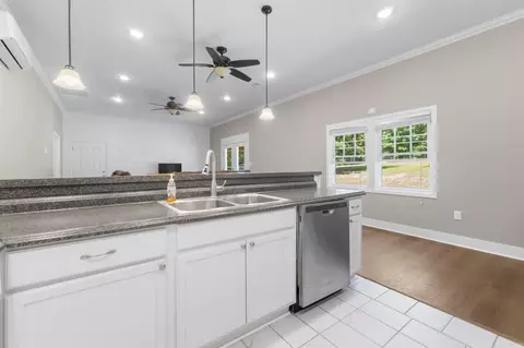 Kitchen - 513 Joseph Dr, Alexander, AR 72002 photo 4 of 4