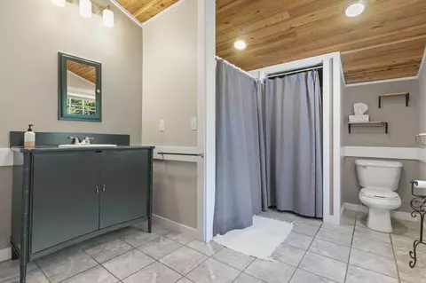 Bath - 513 Joseph Dr, Alexander, AR 72002 photo 4 of 4