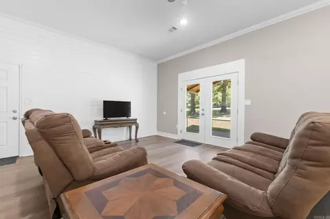 Living - 513 Joseph Dr, Alexander, AR 72002 photo 1 of 3