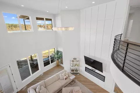 Living - 6560 Westminster, Benton, AR 72019 photo 5 of 7