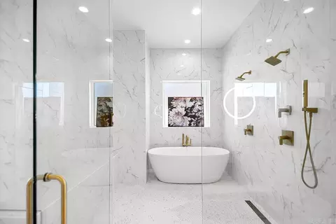 Bath - 6560 Westminster, Benton, AR 72019 photo 2 of 7