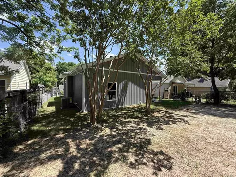 Exterior - 717 Burton St, Benton, AR 72015 photo 5 of 6