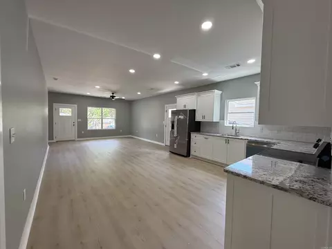 Living - 717 Burton St, Benton, AR 72015 photo 1 of 3