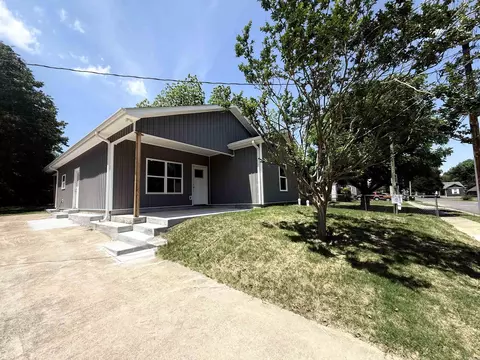 Exterior - 717 Burton St, Benton, AR 72015 photo 2 of 6