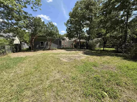 Exterior - 717 Burton St, Benton, AR 72015 photo 6 of 6