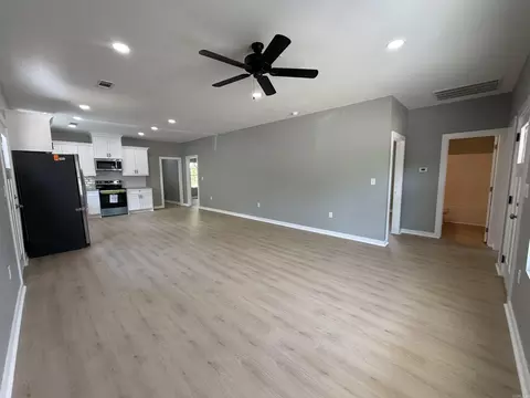 Living - 717 Burton St, Benton, AR 72015 photo 3 of 3