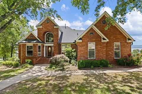 8 E Ridgeline Dr, Russellville, AR 72802
