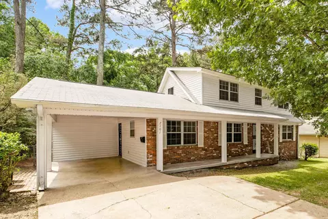 7101 Archwood Dr, Little Rock, AR 72204