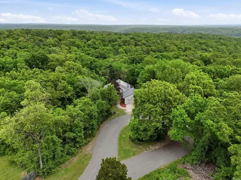 7 Tamara Ln, Bella Vista, AR 72715