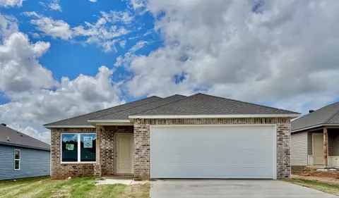 8048 Chesapeake Trl, Bauxite, AR 72011