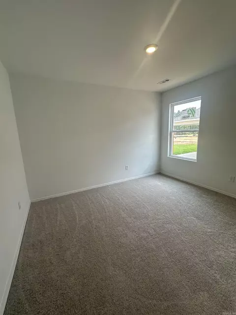 Bedroom - 8065 Chesapeake Trl, Bauxite, AR 72011 photo 4 of 4