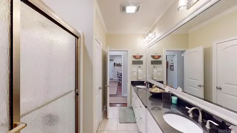 Bath - 1875 Pecan Creek Dr, Conway, AR 72034 photo 2 of 5
