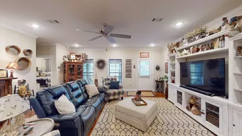 Living - 1875 Pecan Creek Dr, Conway, AR 72034 photo 1 of 3