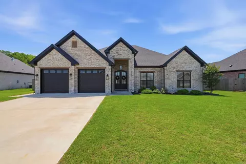 2425 Lilac Dr, Conway, AR 72034