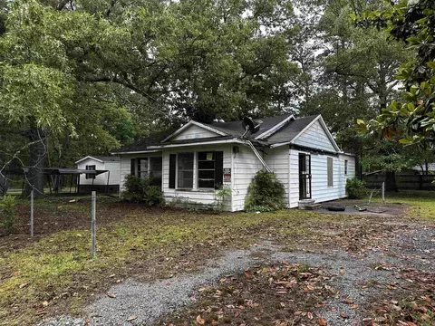 6102 Bullock St, Pine Bluff, AR 71602