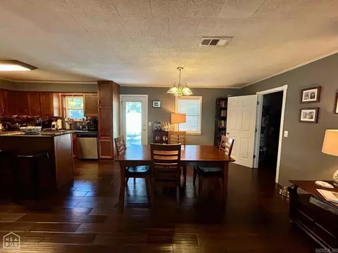 Dining - 108 N Pecan, Tuckerman, AR 72473 photo 1 of 1
