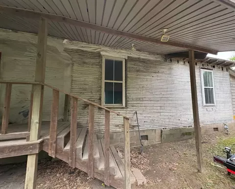 Exterior - 217 Oak St, Trumann, AR 72472 photo 5 of 22